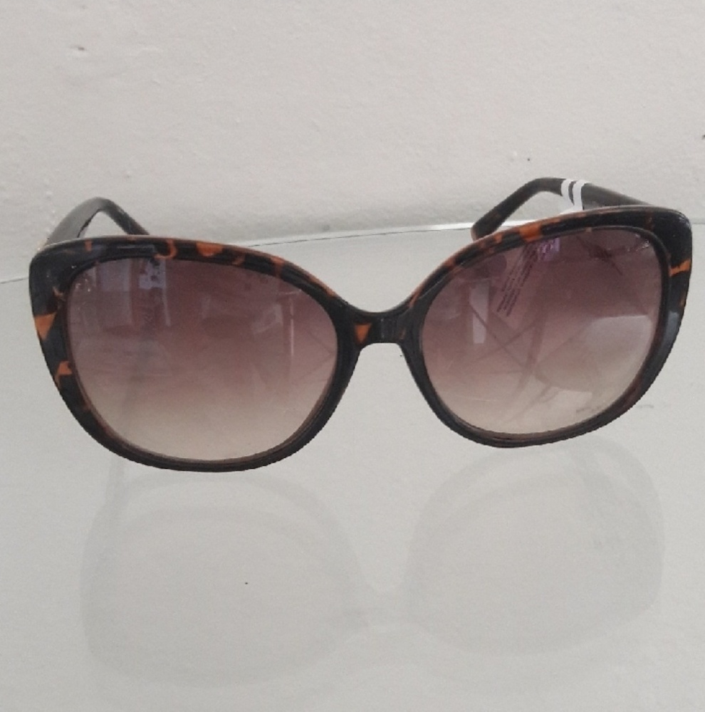 NWT CALVIN KLEIN SUNGLASSES EYEWEAR ACCESSORY - Picture 3 of 5